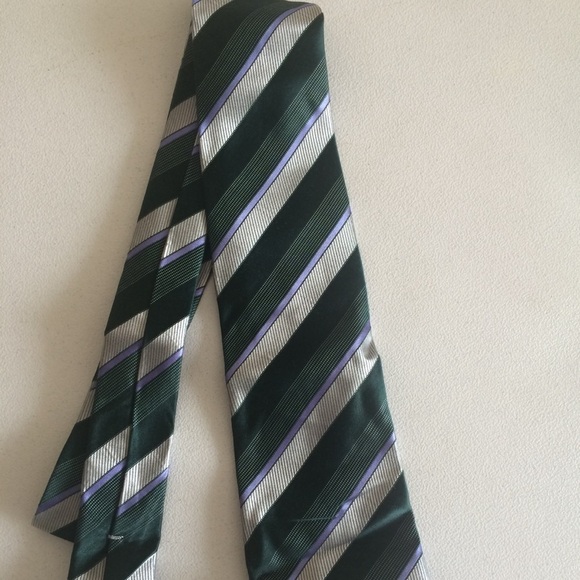 🗣LAST CHANCE🗣 Giorgio Armani Striped Tie - Picture 1 of 2
